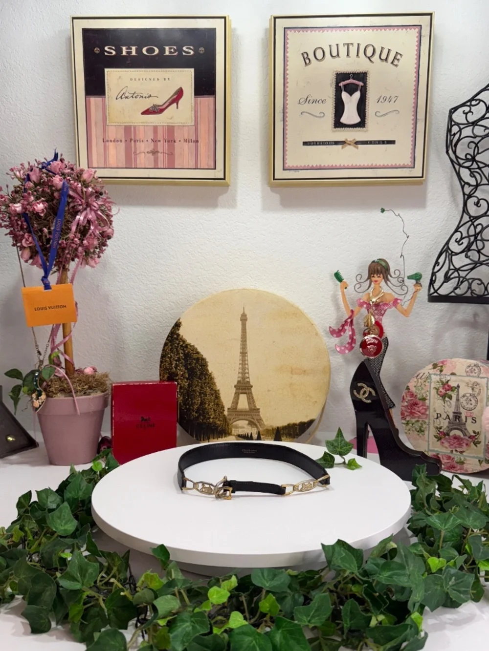 ALLURING CELINE LIMITED EDITION CARRIAGE BLACK LEATHER BELT! (ITALY)